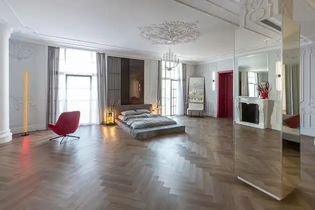 interior-spacious-room-with-stylish-modern-furniture-old-luxury-historical-house-with-decorations-stucco-white